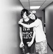 Pin By Via Green Hood On Music Is Life Pierce The Veil Kellin Quinn Sleeping With Sirens