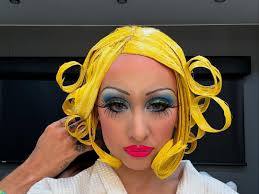 Bold Red Lipstick for the Beach? Kendall Jenner Says Yes in Cannes