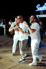 Image result for tbn:ThJbLJ9iWaHS_M::www.amrdiab.net/wallpapers/AmrDiab_Net_Kammel%2520(6).jpg