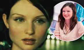 Tm + © 2020 vimeo, inc. Sophie Ellis Bextor Reflects On The Past 20 Years Since Her Hit Single Groovejet Was Released Daily Mail Online