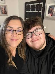 Hey hey I'm new hereeee 🤷🏽‍♀️💞 I'm such a nails girl Sb: I did these  today 💞😮‍💨 drop your favorite set of today