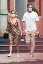 Jennifer lawrence and cooke maroney are officially married! Jennifer Lawrence Cooke Maroney Are Ready For Summer Wine Night