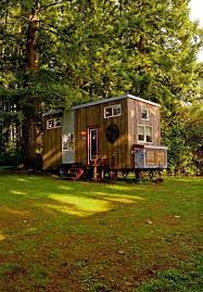 Look Inside This Dream Lady Builds Her Own Tiny Home After Her Kids Grow Up Mini Maison Petite Maison Maison