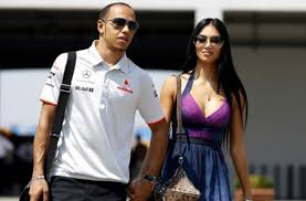 The latest tweets from lewis hamilton (@lewishamilton). Macht Das On Off Parchen Endlich Ernst Nicole Scherzinger Und Lewis Hamilton Sollen Sich Verlobt Haben Schwarzwalder Bote
