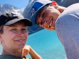 Koronaviruset, Oppholdstillatelse