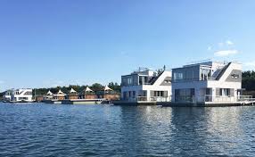 Hausboot Kaufen Floating 44 Neu Und Gebraucht Liegeplatze An Der Ostsee Mosel Leipziger Seenland Wasserhaus Hausboot