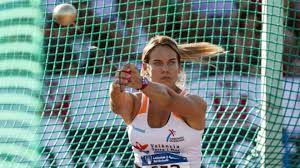 El lanzamiento de martillo es la última modalidad de la disciplina de lanzamientos en el atletismo. Atletismo Historica Berta Castells Decimosexto Titulo De Campeona De Espana De Martillo Marca Com