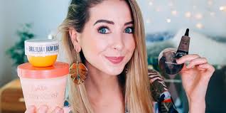 Zoe sugg zoella role models my best friend gold jewelry mirrored sunglasses pure products accessories style. Zoella Alexa Chung And Other Influencers Pledge To Make Social Media Ads Clearer The Drum