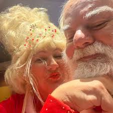 Can police run a red light without their lights on?