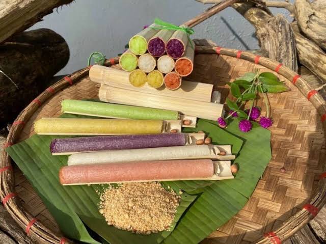 Cơm lam món ngon đãi khách của người cùng cao - Tour Hà Giang