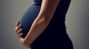 Généralement, lorsqu'un couple décide qu'il veut devenir parent et arrête donc la contraception, il faut compter environ une année pour que la. Fumer Enceinte Comment Eviter De Fumer Pendant La Grossesse