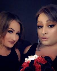 I always leave a token of my appreciation and respect after spending time  with incredible people. 🌹Make time for those that matter to you and show  them how much they mean to