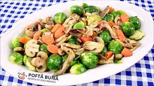 Această legumă este cultivată pentru mugurii săi comestibili. Sote De Legume La Tigaie Cu Varza De Bruxelles Ciuperci Si Morcov Youtube