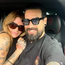 Aaron Hartzell's Instagram, Twitter & Facebook