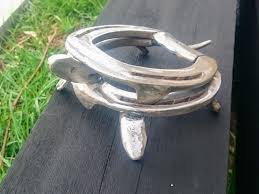 Chambres D Hotes A Chatillon Sur Indre 36 Bed And Breakfast Sculptures En Metal Bois Et Outils Recycles Recycl Art Sculpture Metal Fer A Cheval Sculpture En Bois Flotte