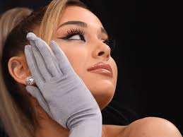 Dicht hinter meghans robe folgte in der liste kates brautkleid, das sie im april 2011 bei der hochzeit mit prinz william, 39, präsentierte. Ariana Grande Sie Plant Eine Marchen Hochzeit Mit Star Aufgebot Bunte De