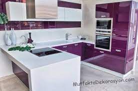 Mutfak dolap modelleri tasarım olarak farklılık gösterirken aynı zamanda kullanıcıların zevklerine göre birbirinden özel renklerden oluşmaktadır. En Yeni Mutfak Dolaplari 100 Ornekle Son Yilin Modasi