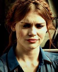 Lydia Norman's Instagram, Twitter & Facebook