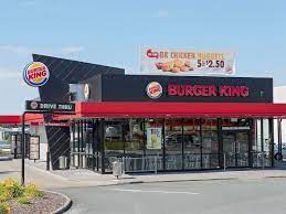 Before And After Photos Show How Much Fast Food Restaurants Have Changed Over The Years Fast Food Restaurant Burger King Fast Food