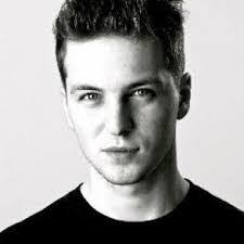 Abraham Lewis's Instagram, Twitter & Facebook