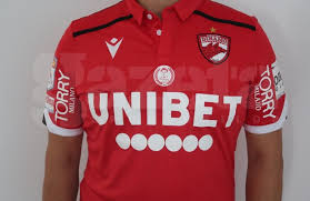 Venea de la fane magazie (n.r. Pictor Carolina Tu Esti Tricou Dinamo 2020 Ootywhitehouse Com