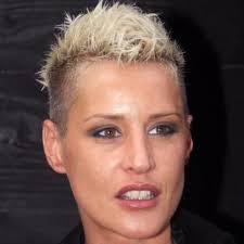 Personnalité lesbienne : Ève Salvail