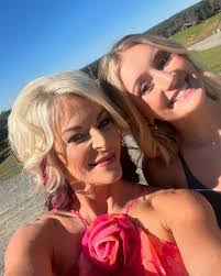 Suzie Connell's Instagram, Twitter & Facebook