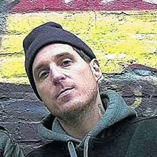 Schäumende Wasserwellen