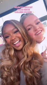 Texas gals 💕 do yall want a vlog of today? #colleenhoover #booktok