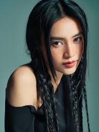 Ninh Dương Lan Ngọc thừa nhận tăng cân, diện áo buông lơi căng tràn