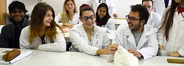 Clinica veterinara polivet a fost infiintata in anul 1997 si functioneaza in prezent cu spatii destinate consultatiilor pentru boli interne, sala de operatii si un laborator clinic competent, prin dotari, sa efectueze rapid si cu exactitate determinari hematologice si biochimice. Facultatea De MedicinÄƒ VeterinarÄƒ Din Iasi