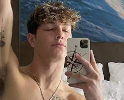 Today's top stories 1 the hanacure face mask is 100% worth the hype. What Is Tayler Holder S Instagram Username Tayler Holder 16 Facts About The Popbuzz