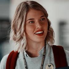 Alyssa Drake's Instagram, Twitter & Facebook