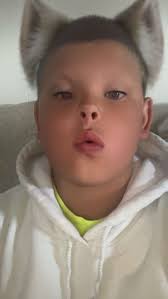 em._.lou🦈🐞🐛🪼🐆 (@em_pinkhair123)