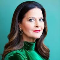 Kristen Aaron's Instagram, Twitter & Facebook