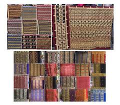 Sementara untuk membuat peci, tas atau tempat makeup, kain terlebih dulu dipotong dengan ukuran selendang, kemudian disulam, baru dipotong lagi sesuai kebutuhan. Toko Songket Murah Di Lampung