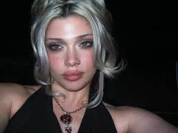 trinity lynch (trezzdl)