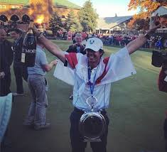 Rory Mcilroy Wears Clock Around His Neck At Ryder Cup Celebration After Time Zone Mix Up Photo Nesn Com