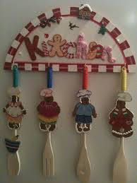 Crea adornos de navidad con esta sencilla manualidad de navidad. Kitchen Adorno Para Cocina Crafts Christmas Decorations Paper Crafts