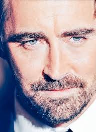 That face... Those eyes... That... Everything!!!