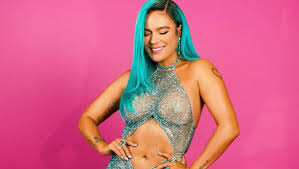 Disculpe, no se pudo cargar el video. Sorprendente Karol G Es Premiada Como La Artista Latina Del Ano En Los Billboard 2021 El Intranews