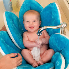With the built in color coded temperature gauge it's easy to get your baby's bath water to a safe and comfortable temperature. Infant Bath Tubs Popsugar Family