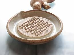 Add crushed tomatoes, water, turmeric, cumin, cardamom, salt and black pepper, stirring to mix. 53 Non Lus Sfr Mail Mail Ceramic Dishes Ceramics Ideas Pottery Pottery