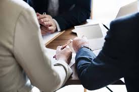 Anzitutto è opportuno che invii il tuo curriculum vitae alle banche. Lavorare In Banca Requisiti Stipendi Ed Opportunita