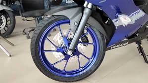 Best price and offers on yamaha. Yamaha Yzf R15 V3 0 Bs6 Models Begin Reaching Dealerships Across India Drivespark News