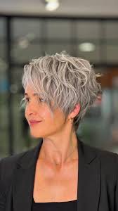 Why is it the people with the out of date hairstyle saying they think  pixies are ugly or too short