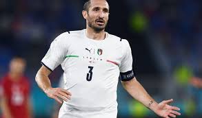 Giorgio chiellini started playing football at just 6 years of age for the youth squad of livorno and at first was used as a central midfielder. B Qqwz7htbccam