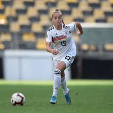 Der vergleich der dfb trikots der damen und herren 2019. Dfb Frauen Martina Voss Tecklenburg Gibt Kader Fur Algarve Cup Bekannt