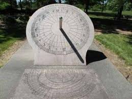 Sundial 051613 Reloj De Sol Casa Del Arbol Hacks De Vida Util