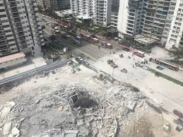 Los guardas de tránsito quieren trabajar pero temen por su vida. Se Desplomo Un Edificio En Miami Beach Al Menos Un Herido De Gravedad Infobae